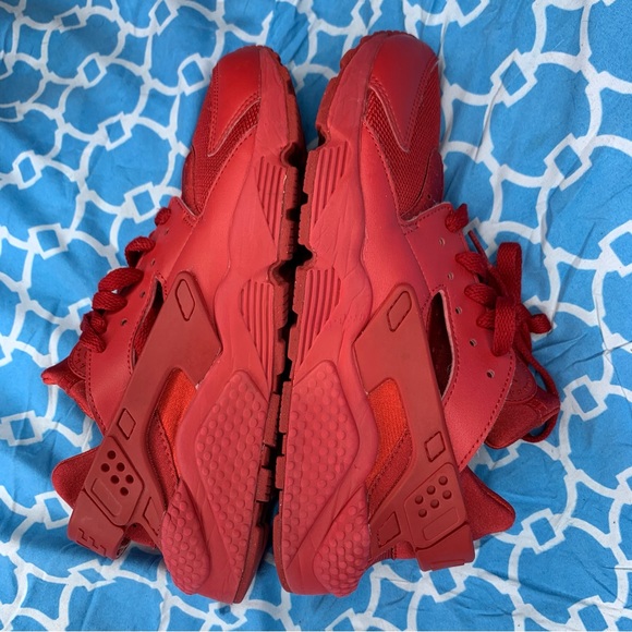 Nike Men’s size 7.5 Air Huarache Triple Red Low top classic premium sneakers og - Picture 6 of 11